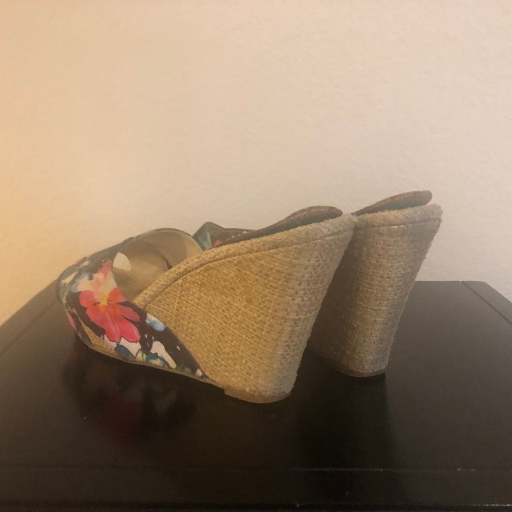 Pumps - Picture 3 of 3